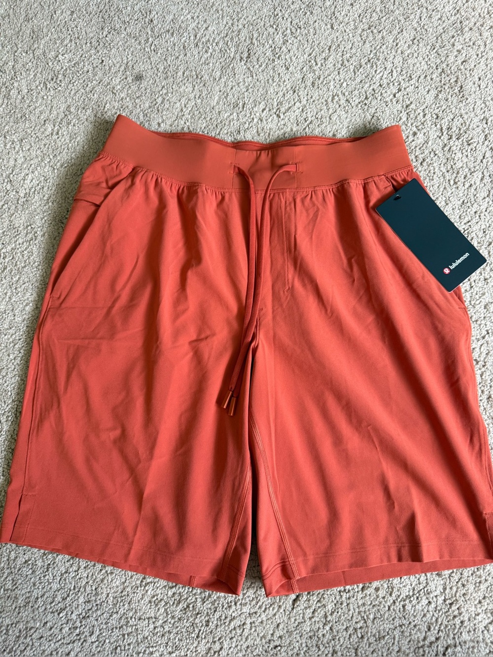 NWT lululemon Lululemon T.H.E. Linerless Short 9" M